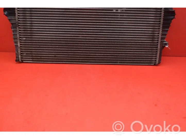 Volvo V70 Radiateur de refroidissement T82527A