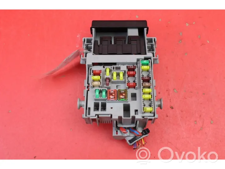 Opel Astra H Fuse box set 13222786