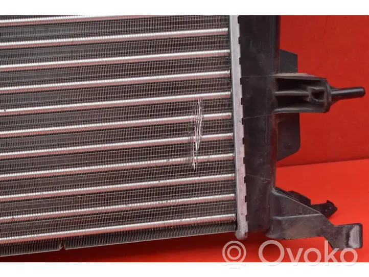 Renault Megane III Radiateur de refroidissement 637647