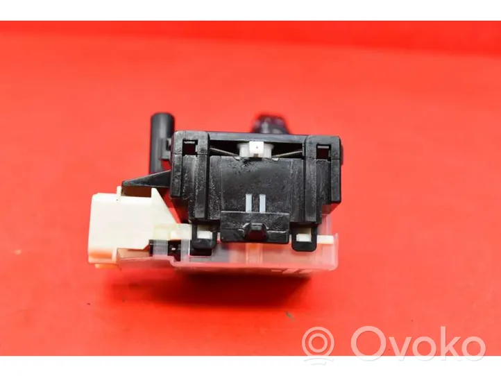 Toyota Avensis Verso Bouton interrupteur de commande d'essuie-glace de phare 173650