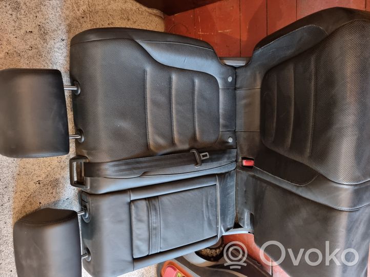 Volkswagen Touareg II Set interni 