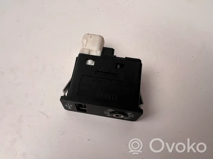 BMW 5 F10 F11 Enchufe conector entrada auxiliar 