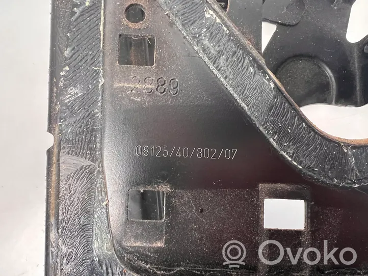 BMW 7 F01 F02 F03 F04 Šoninė dalis radiatorių panelės (televizoriaus) 