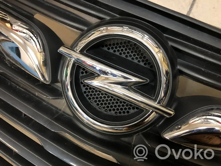 Opel Grandland X Grille calandre supérieure de pare-chocs avant YP00023977