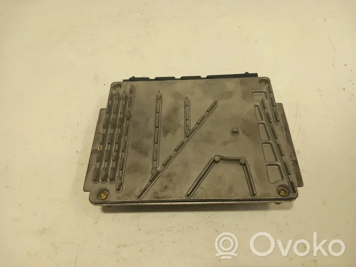 Volvo S60 Sterownik / Moduł ECU 08677708A