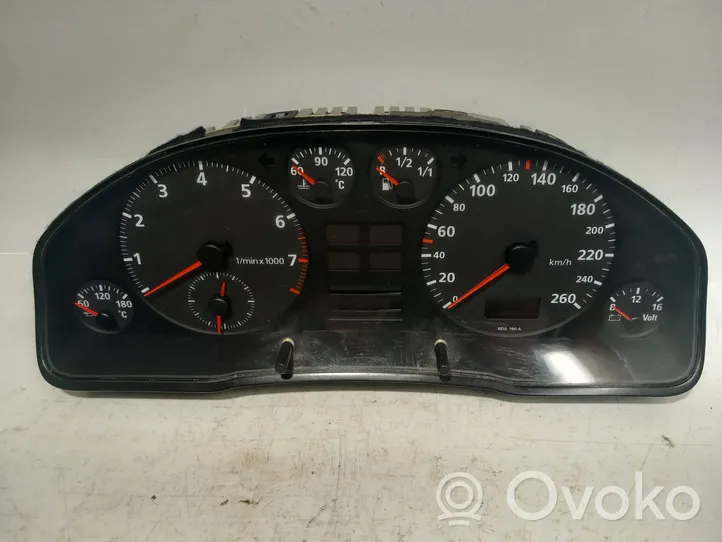 Audi A4 S4 B5 8D Tachimetro (quadro strumenti) 88311225