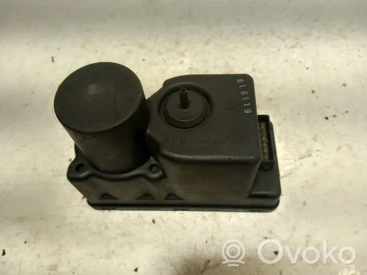 Audi 100 200 5000 C3 Pompe à vide 443862257H