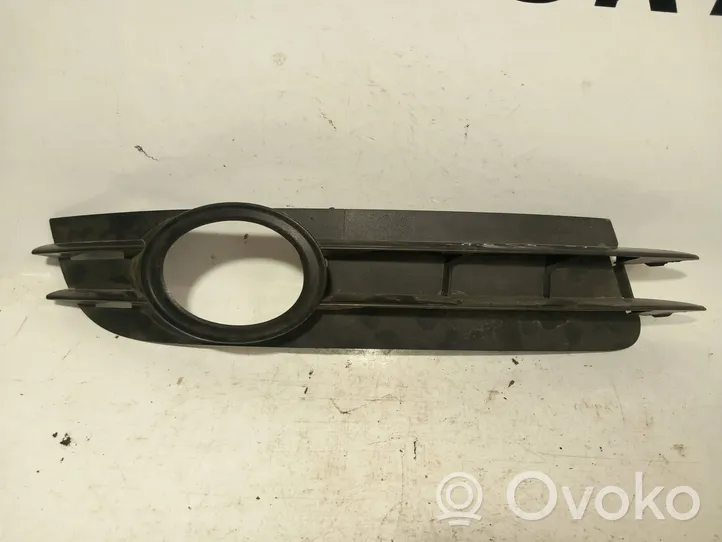 Audi A6 S6 C6 4F Front fog light trim/grill 4F0807682A