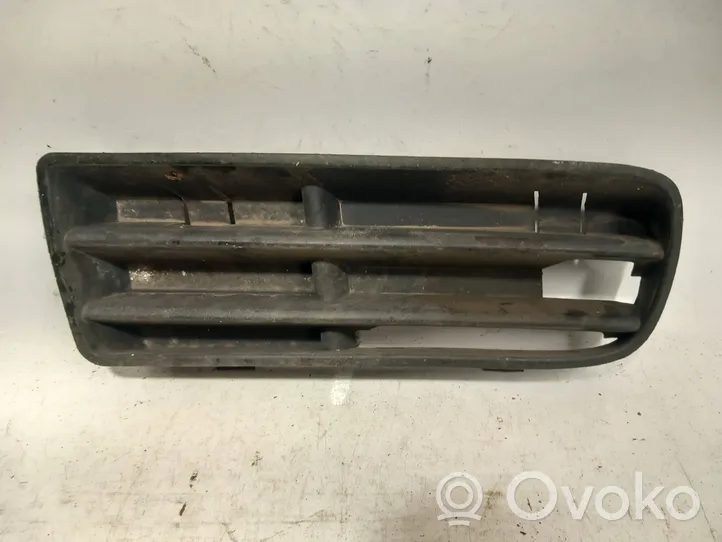 Volkswagen Golf IV Grille inférieure de pare-chocs avant 1J0853665B