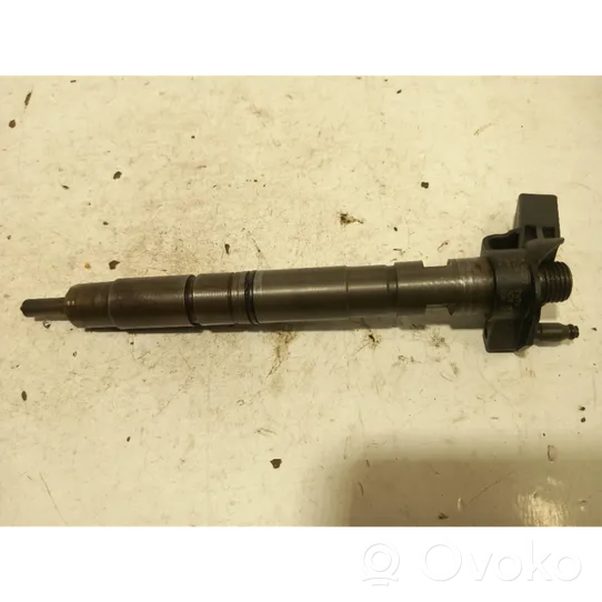 Volkswagen PASSAT B6 Injecteur de carburant 03l130277