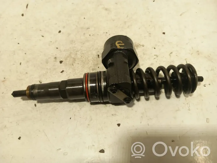 Skoda Fabia Mk1 (6Y) Injecteur de carburant 038130073j