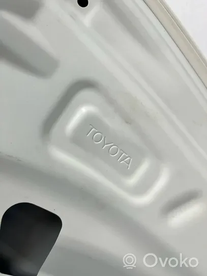 Toyota Prius (XW50) Konepelti PriusIV