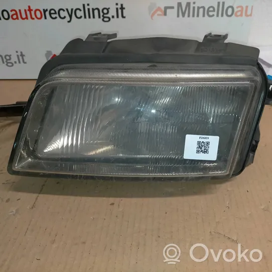 Audi A4 S4 B5 8D Riflettore fanale posteriore 8D0941029