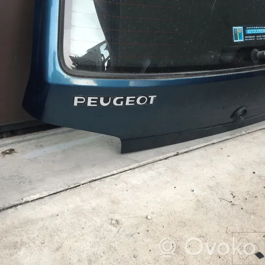 Peugeot 106 Задняя крышка (багажника) 8701A4