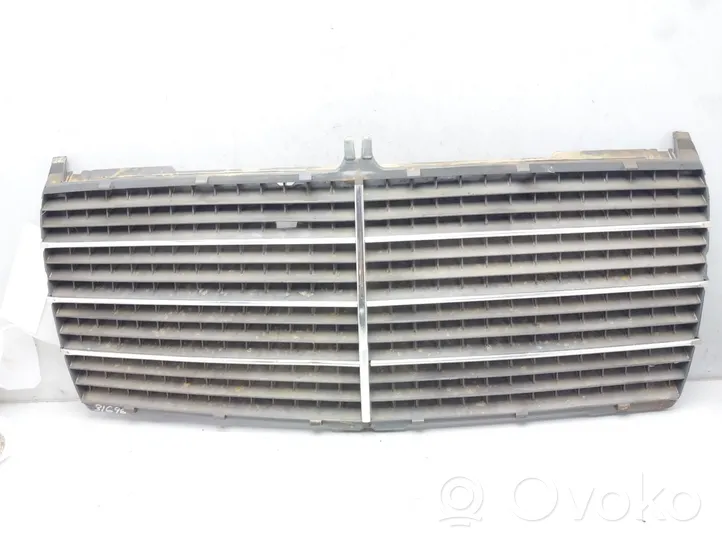 Mercedes-Benz E W124 Atrapa chłodnicy / Grill 1248800783