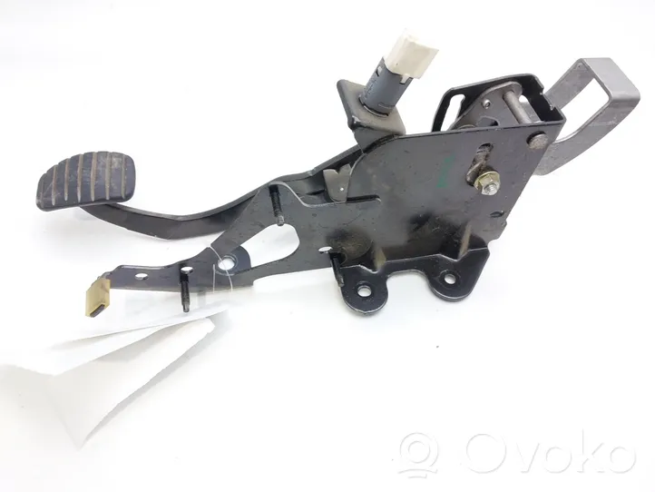 Renault Megane II Brake pedal 8200155982