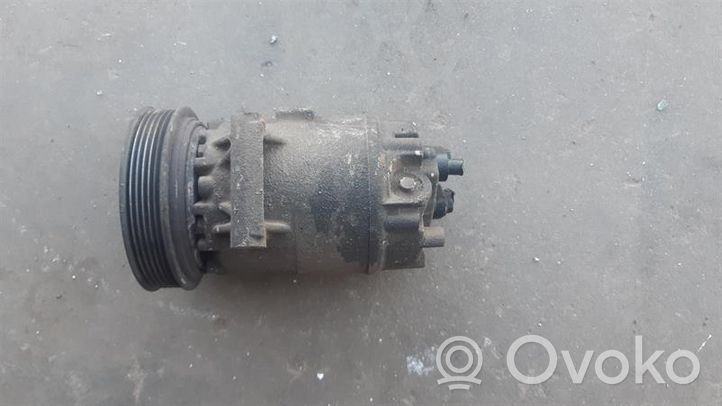 Renault Megane II Ilmastointilaitteen kompressorin pumppu (A/C)  82000050141