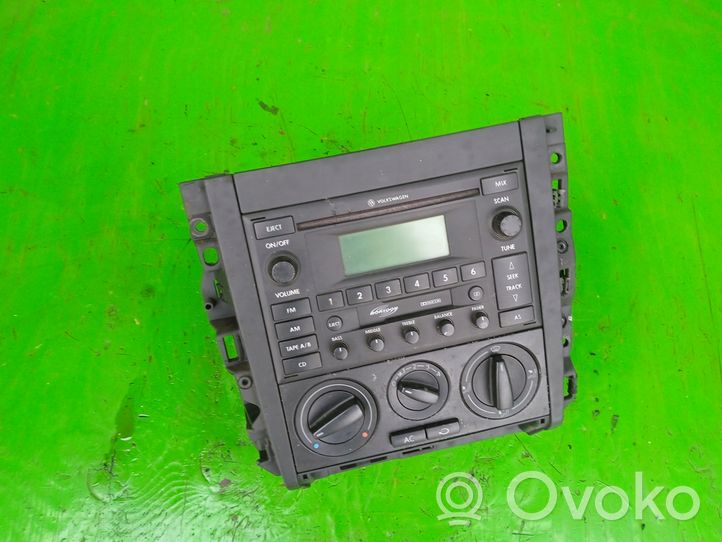 Volkswagen Jetta IV Panel / Radioodtwarzacz CD/DVD/GPS 