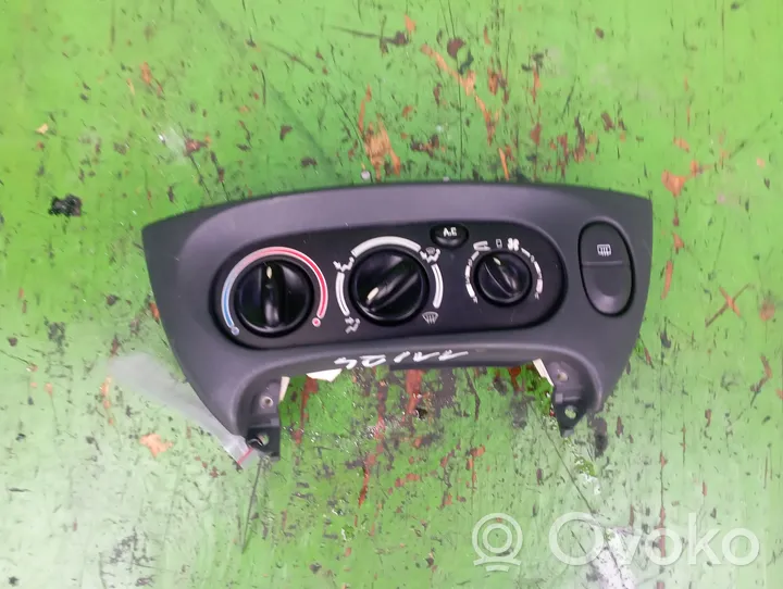 Renault Megane I Climate control/heater control trim 