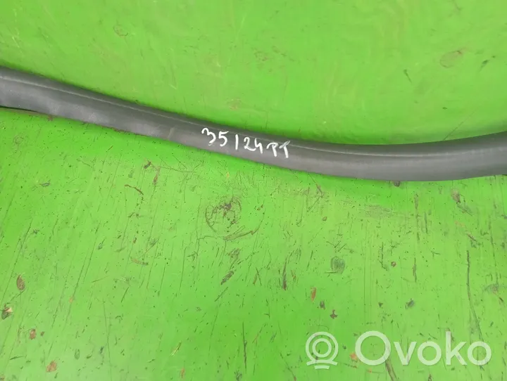 Volvo V50 Rear door rubber seal (on body) 