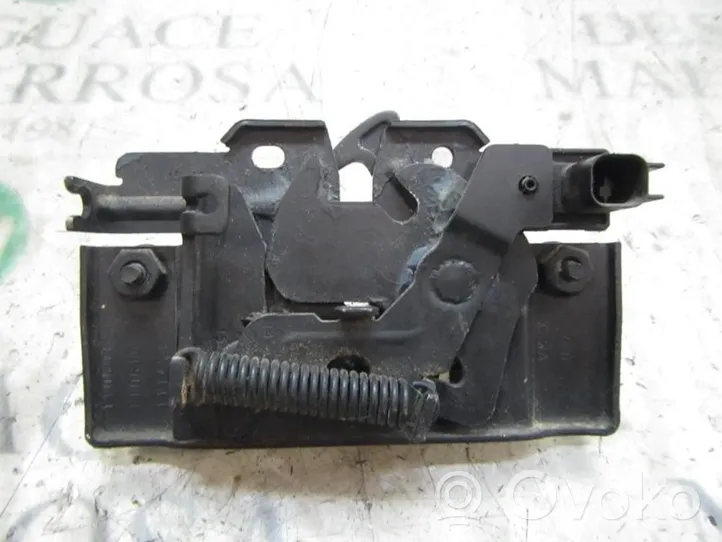 Ford Fiesta Fissaggio gancio/anello 1831520