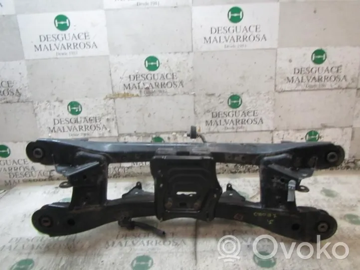 Toyota Avensis T270 Rear axle beam with reductor 