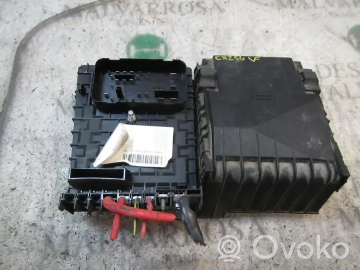 Volkswagen Caddy Katvealueen valvonnan ohjainlaite (BSM) 1K0937125A