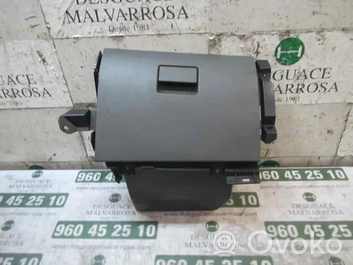 Ford Kuga I Glove box 1815144