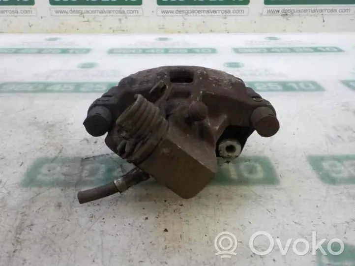 Ford Focus C-MAX Supporto della pinza del freno posteriore 2210213