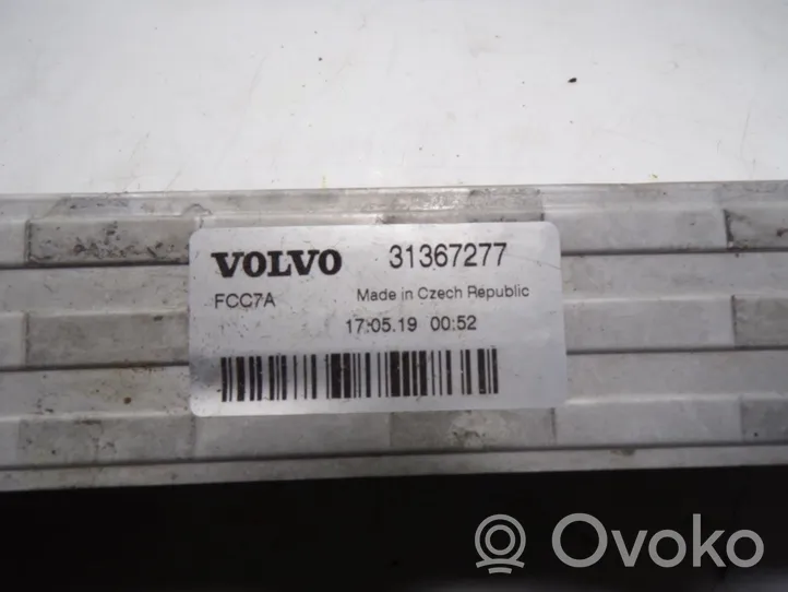 Volvo V40 Välijäähdyttimen jäähdytin 31367277