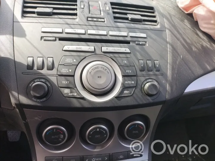 Mazda 3 II Hi-Fi-äänentoistojärjestelmä BDA466AH0