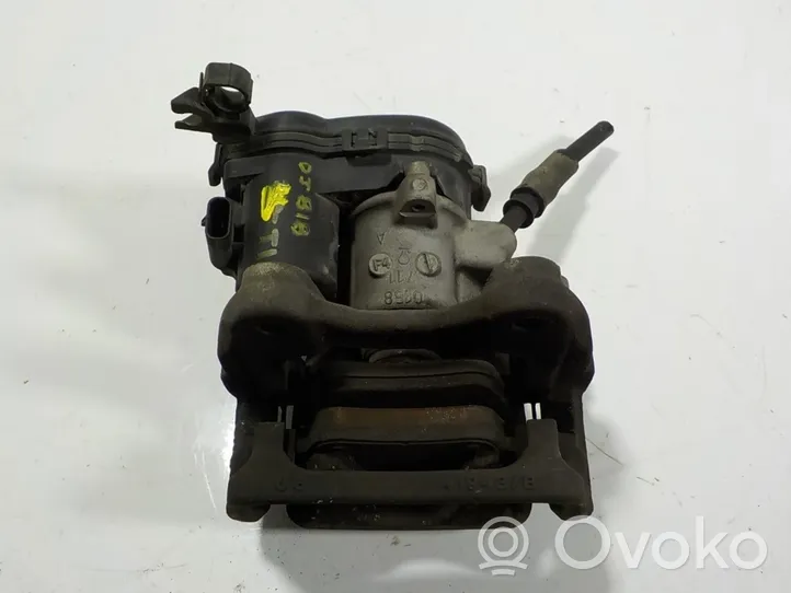 Mercedes-Benz A W176 Support d'étrier arrière A0004232481