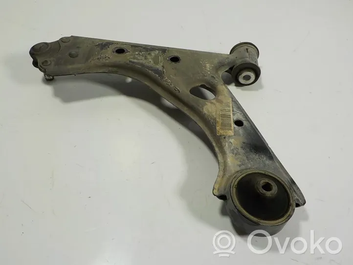 Opel Corsa E Triangle bras de suspension inférieur avant 13426553