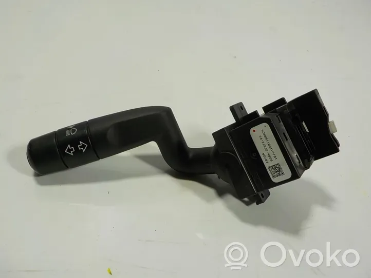 Land Rover Freelander 2 - LR2 Suuntavilkun vipu LR003588