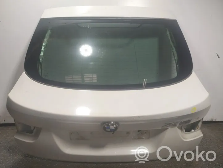 BMW X6 M Takaluukun/tavaratilan kansi 41627262676