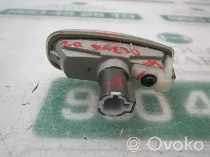 KIA Rio Indicatore di direzione del parafango anteriore 923031W000