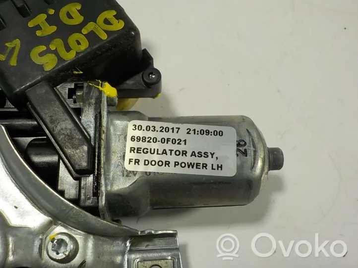 Toyota Verso Alzacristalli manuale della portiera anteriore 698200F021