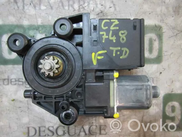 Renault Grand Modus Galinis varikliukas langų pakėlėjo 827303178R