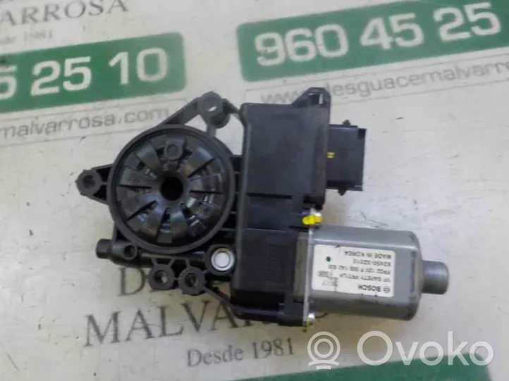 Hyundai i40 Moteur de lève-vitre de porte avant 824503Z010