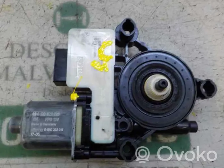 Volkswagen Touran III Mécanisme lève-vitre de porte arrière avec moteur 5Q0959811A