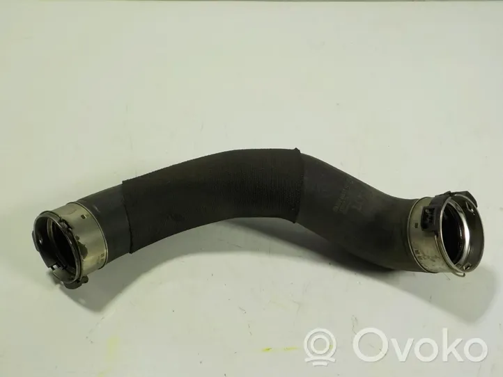 BMW 2 F46 Tube d'admission de tuyau de refroidisseur intermédiaire 11618511338