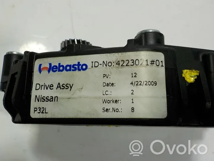 Nissan Qashqai+2 Installation de toit ouvrant électrique 91295JD01A