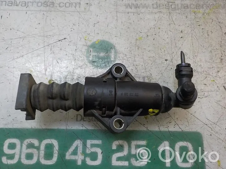 Volkswagen Golf SportWagen Clutch slave cylinder 