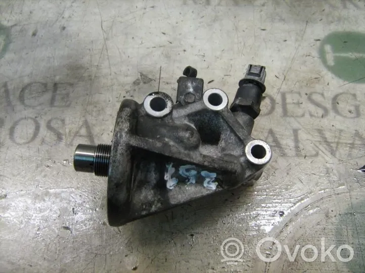 Toyota Corolla Verso E121 Supporto di montaggio del filtro dell’olio 