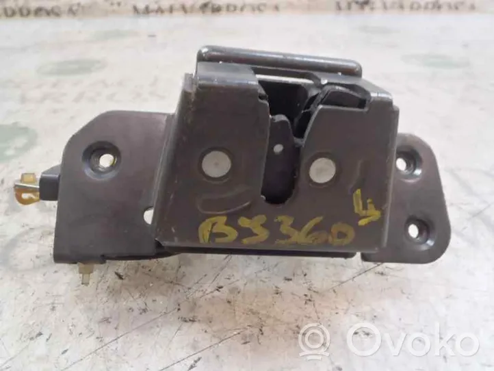 Chevrolet Lacetti Tailgate lock latch 