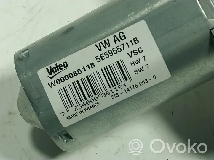 Audi Q3 F3 Galinio stiklo valytuvo varikliukas 5E5955711B