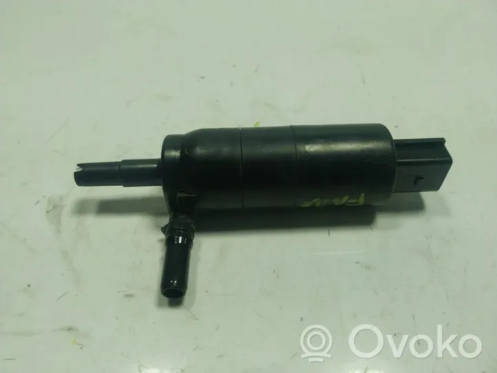 BMW X6 M Windscreen/windshield washer pump 67637217792