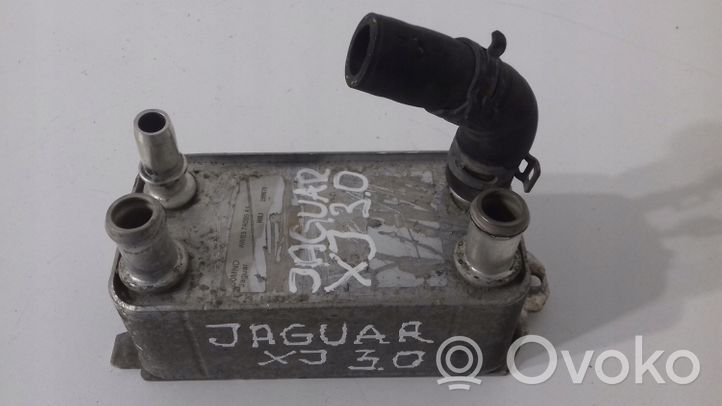 Jaguar XJ X351 Supporto di montaggio del filtro dell’olio AW837A095AA