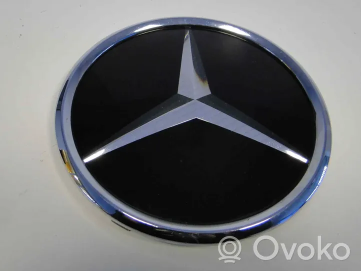 Mercedes-Benz EQA Mostrina con logo/emblema della casa automobilistica A0008880000