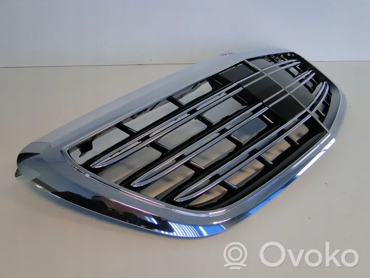 Mercedes-Benz S W222 Maskownica / Grill / Atrapa górna chłodnicy A2228801783